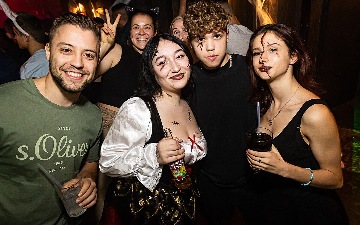 2022 11 01 Airport Halloween 30 2022 11 01 Airport Halloween 30