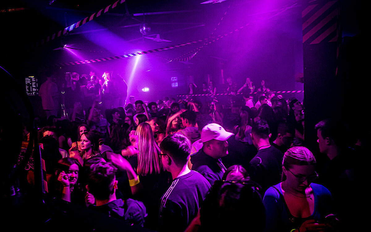 2022 11 12 Airport Fasching 28 2022 11 12 Airport Fasching 28