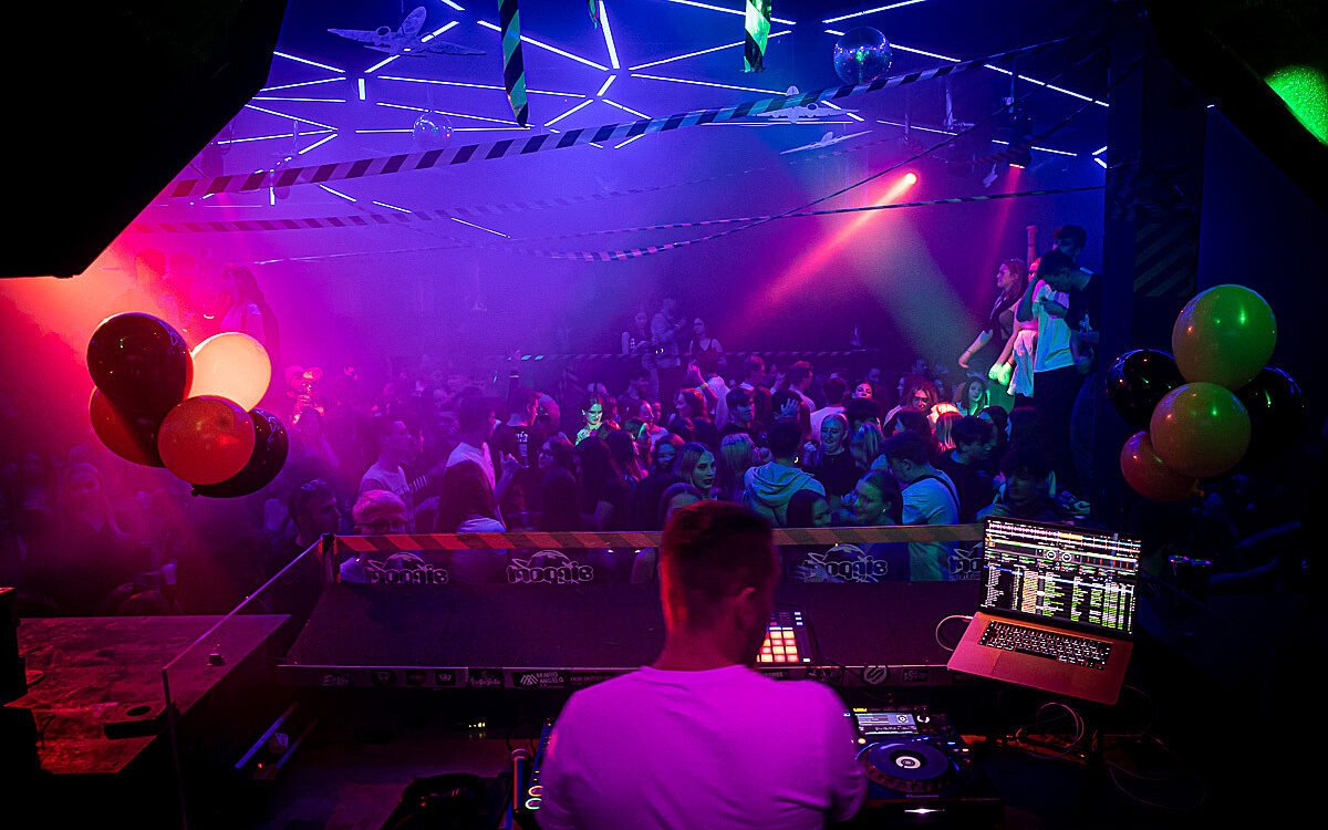 2022 11 12 Airport Fasching 30 2022 11 12 Airport Fasching 30