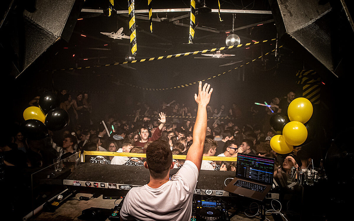 2022 11 12 Airport Fasching 85 2022 11 12 Airport Fasching 85