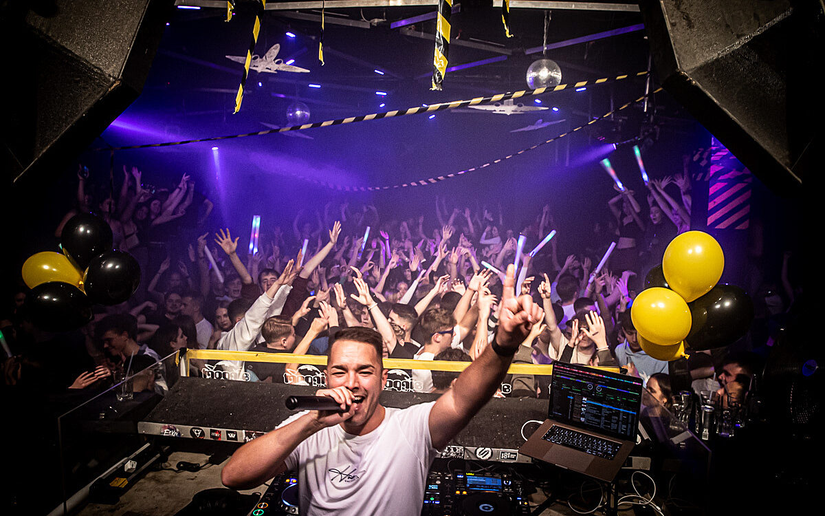 2022 11 12 Airport Fasching 86 2022 11 12 Airport Fasching 86