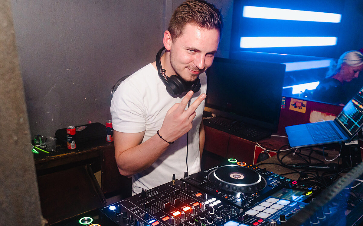 20220507 zau 11 20220507 zau 11