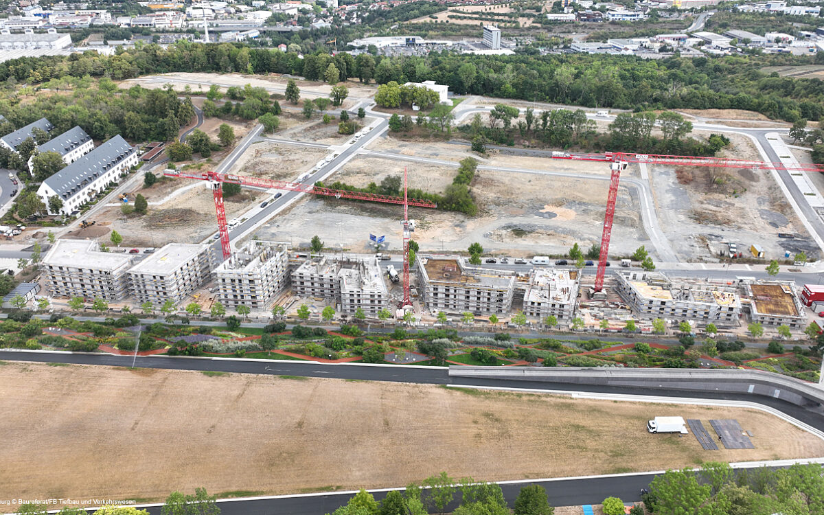 0411 Die Stadtverwaltung Luftbild QIV und V 0411 Die Stadtverwaltung Luftbild QIV und V