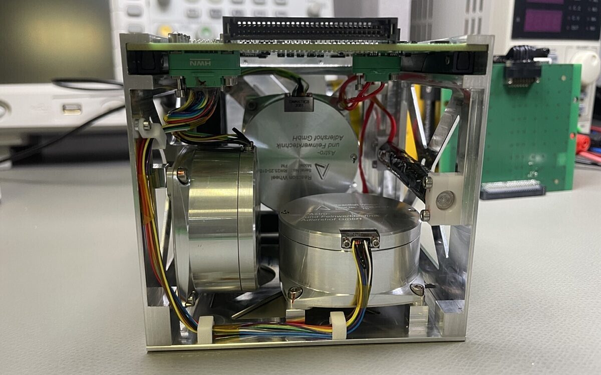 KI Lageregler Satellit Uni Würzburg KI Lageregler Satellit Uni Würzburg