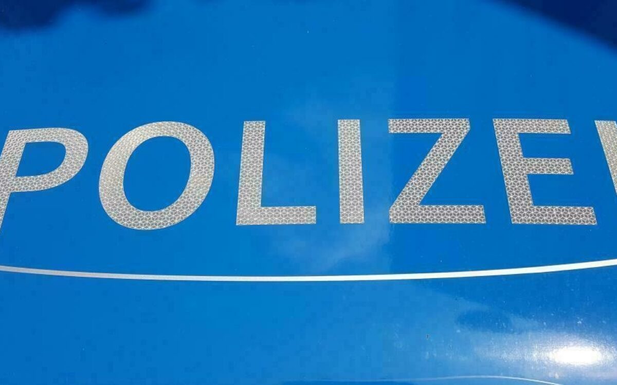 16057144791593087484polizeiauto blau 2 fh 2018 16057144791593087484polizeiauto blau 2 fh 2018