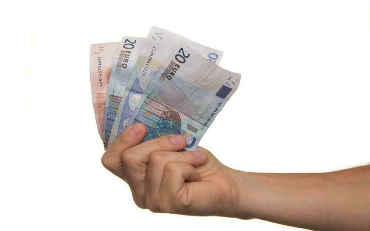 geld euro hand geld euro hand