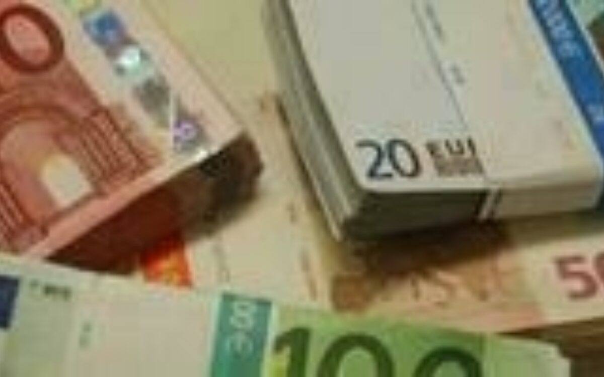 1605787329geld divers 3 foto andreas pilhofer cropped 214x100 1605787329geld divers 3 foto andreas pilhofer cropped 214x100