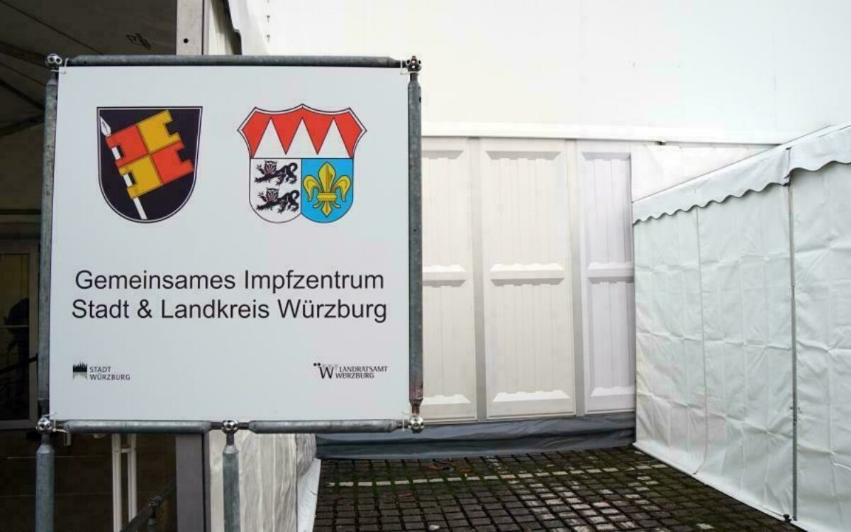 1613393458impfzentrum wrrzburg schild 16 12 2020 1613393458impfzentrum wrrzburg schild 16 12 2020