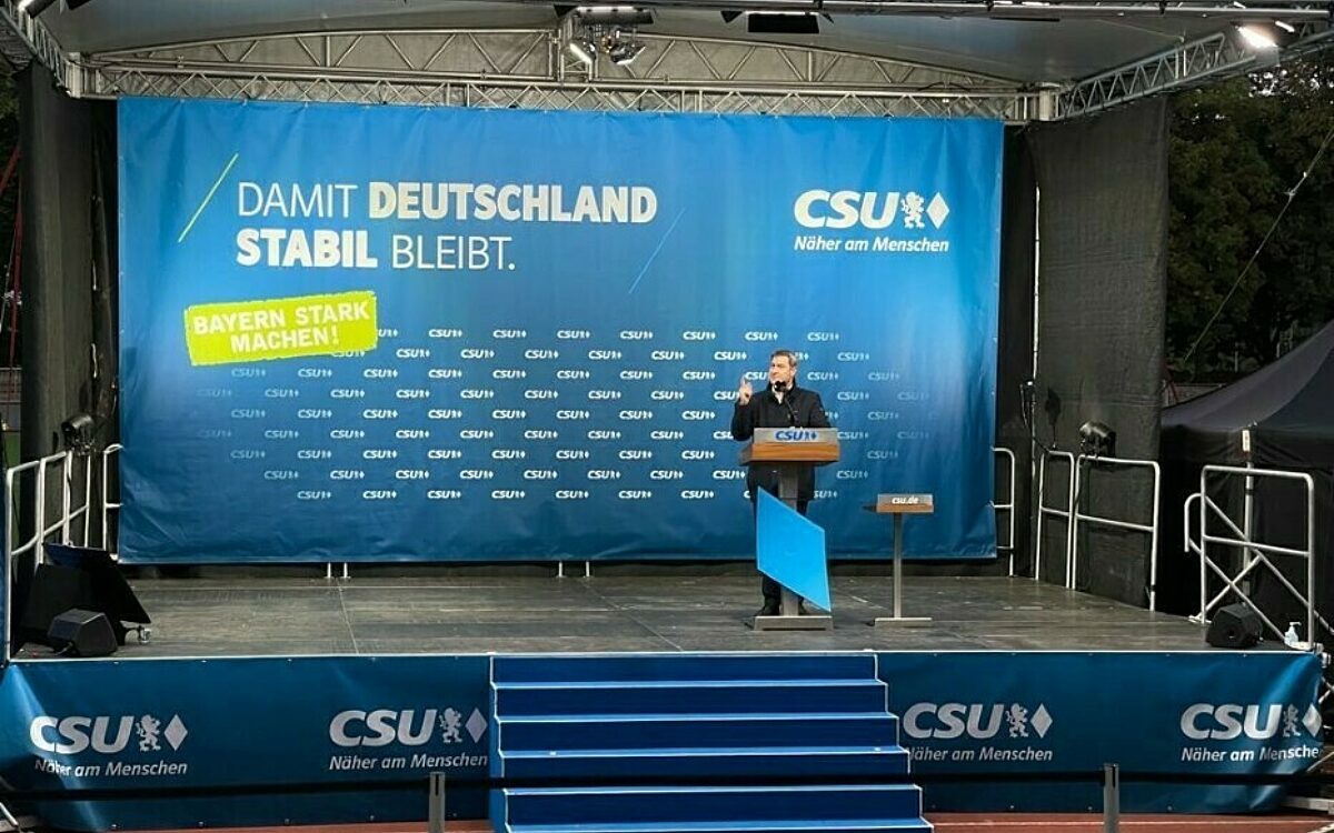 CSU-Vorsitzender Markus Söder schwört in Schweinfurt seine Anhänger auf den Endspurt ein CSU-Vorsitzender Markus Söder schwört in Schweinfurt seine Anhänger auf den Endspurt ein
