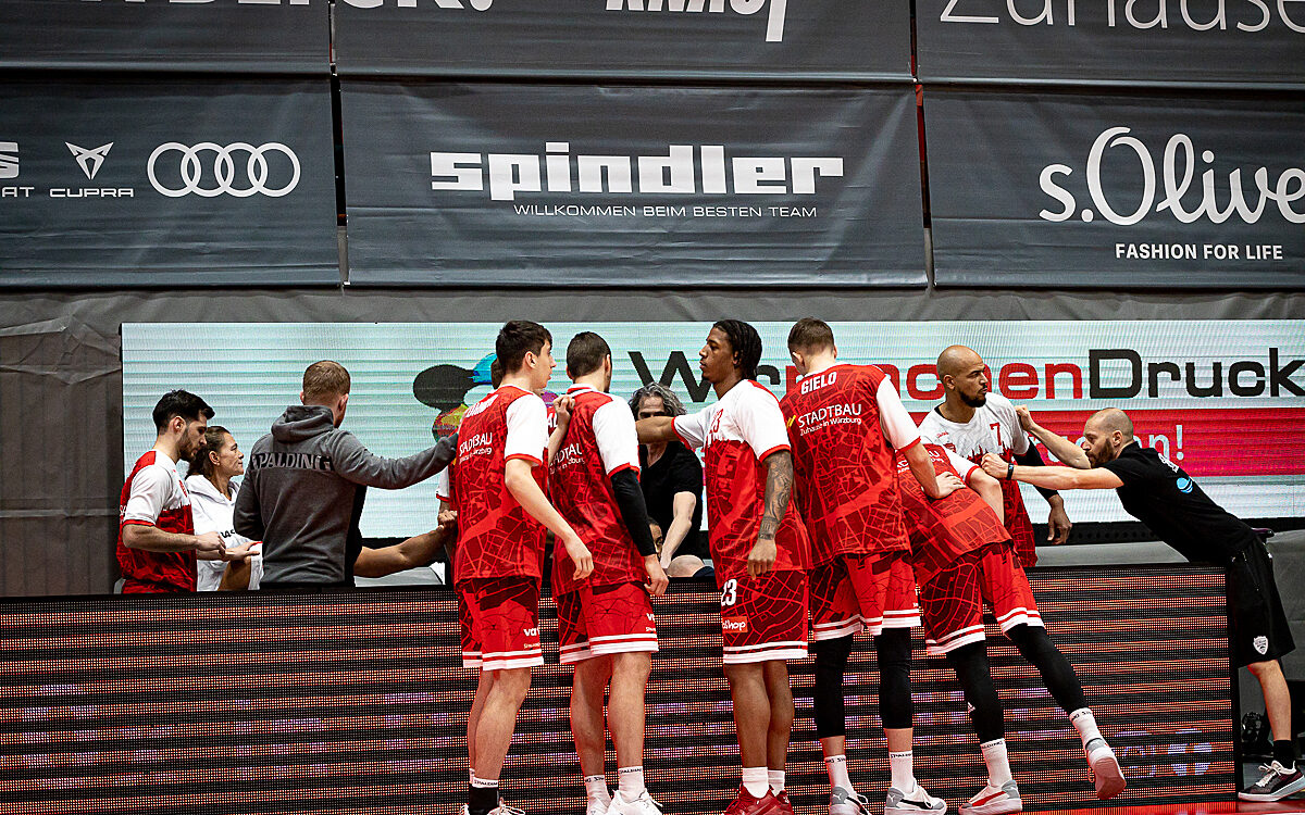 2021 12 12 s Oliver Baskets 5 2021 12 12 s Oliver Baskets 5