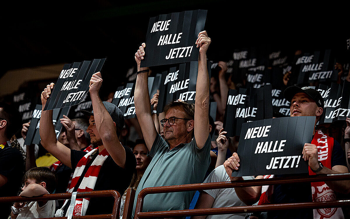 Würzburg Baskets Fans neue Halle Multifunktionsarena Würzburg Baskets Fans neue Halle Multifunktionsarena