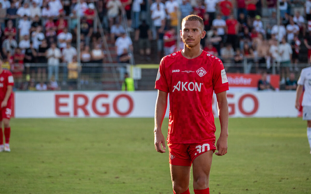 Spieler Würzburger Kickers Junge-Abiol nah Spieler Würzburger Kickers Junge-Abiol nah
