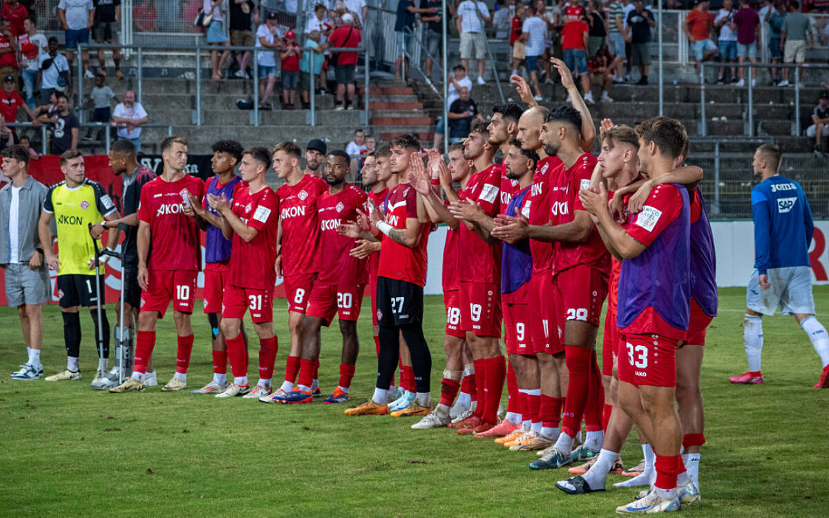 Würzburger Kickers bedanken sich bei Fans gegen Hoffenheim Würzburger Kickers bedanken sich bei Fans gegen Hoffenheim