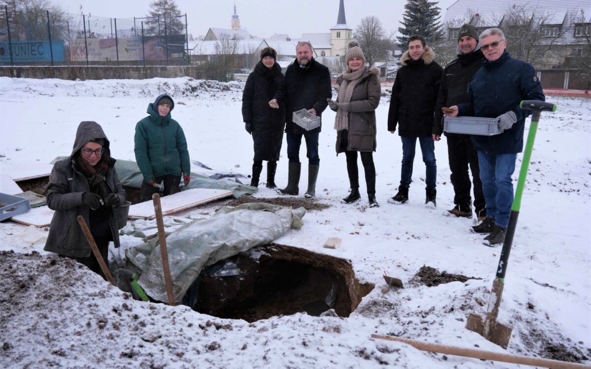 Archaeologische Grabung Bauplatz RES Gaukoenigshofen by Christian Schuster 1 Archaeologische Grabung Bauplatz RES Gaukoenigshofen by Christian Schuster 1