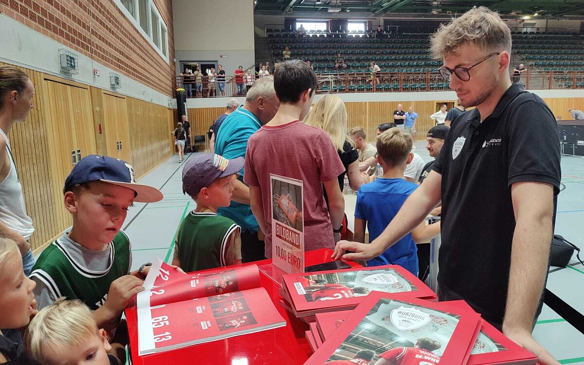 Würzburger Baskets Testspielsieg gegen Istanbul 3 Würzburger Baskets Testspielsieg gegen Istanbul 3