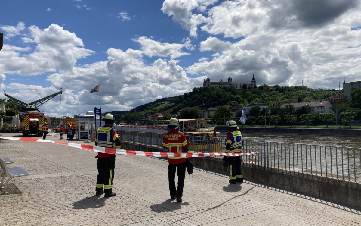 Brand auf einem Passagierschiff W Ue Brand auf einem Passagierschiff W Ue