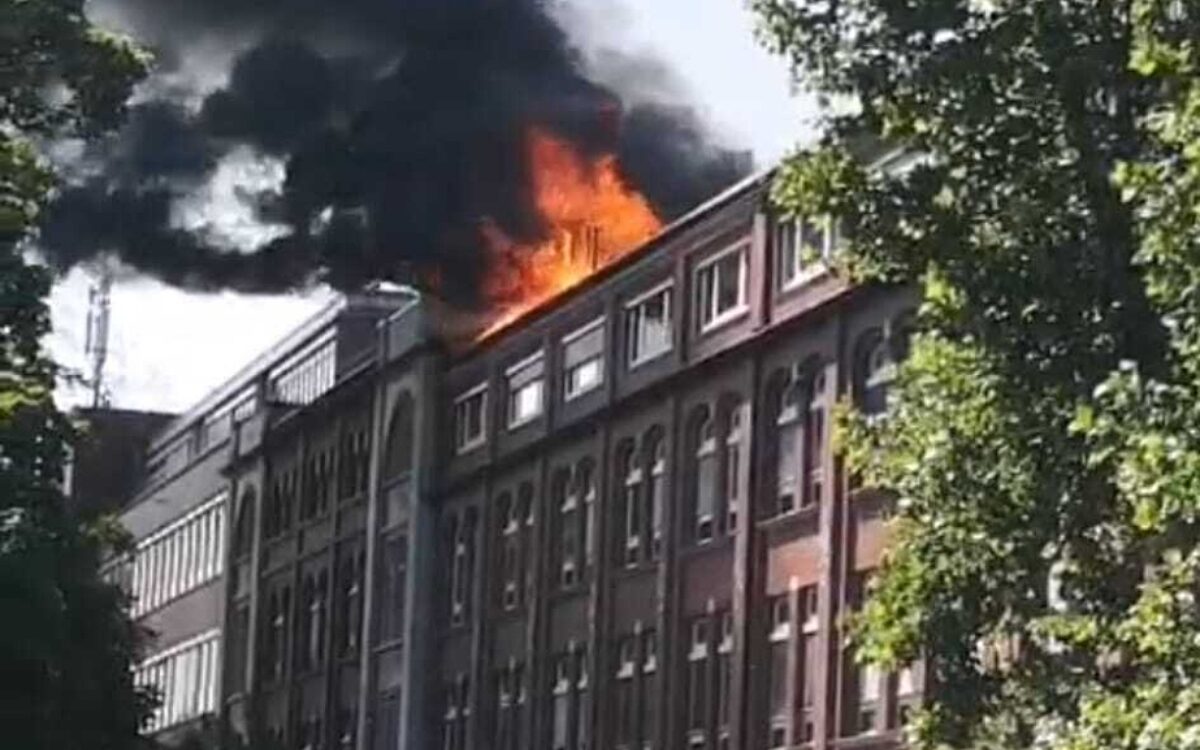 Dachterrassenbrand Wuerzburg Schuererstrasse Dachterrassenbrand Wuerzburg Schuererstrasse