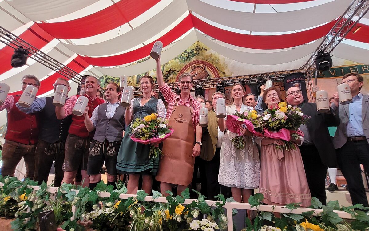 Das Kiliani 2022 wird eroeffnet Das Kiliani 2022 wird eroeffnet