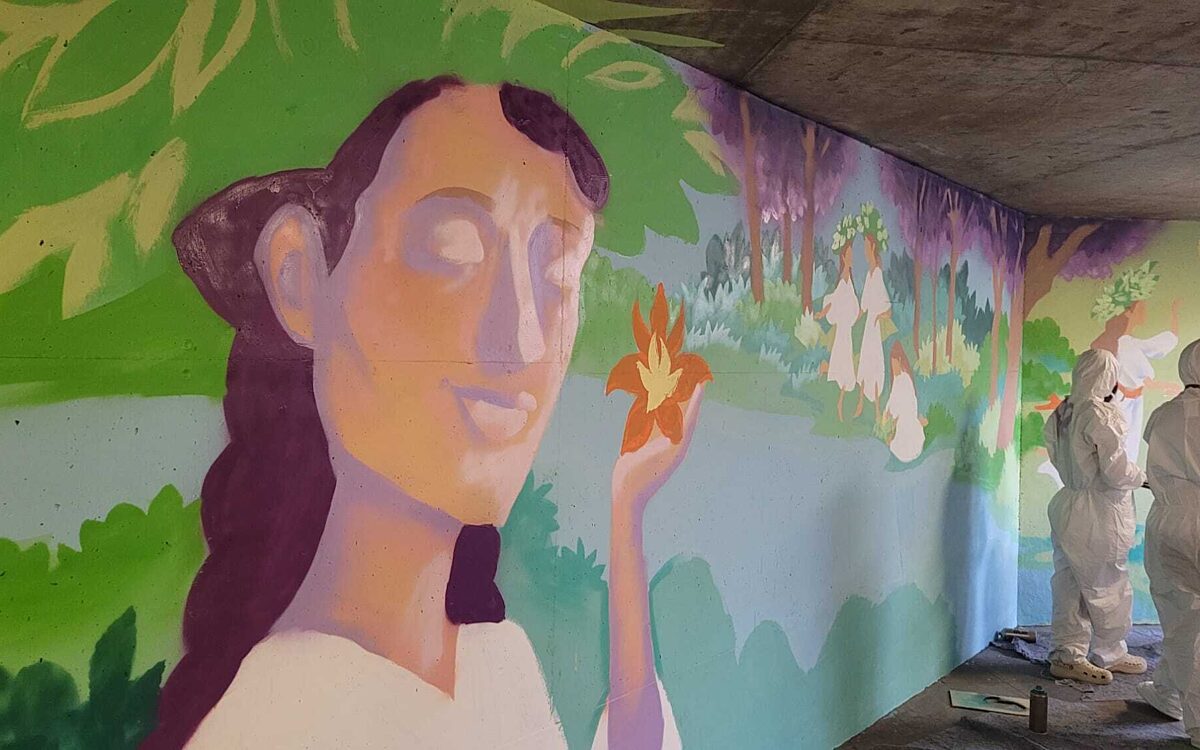 Das Motiv des Mittsommarfests in einer Grombuehler Unterfuehrung Das Motiv des Mittsommarfests in einer Grombuehler Unterfuehrung