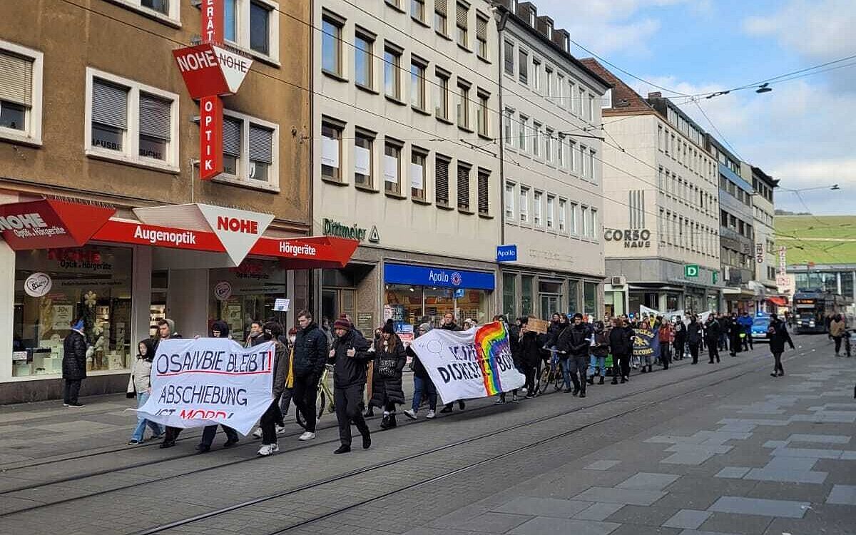 Demo gegen Kelvins Abschiebung Demo gegen Kelvins Abschiebung