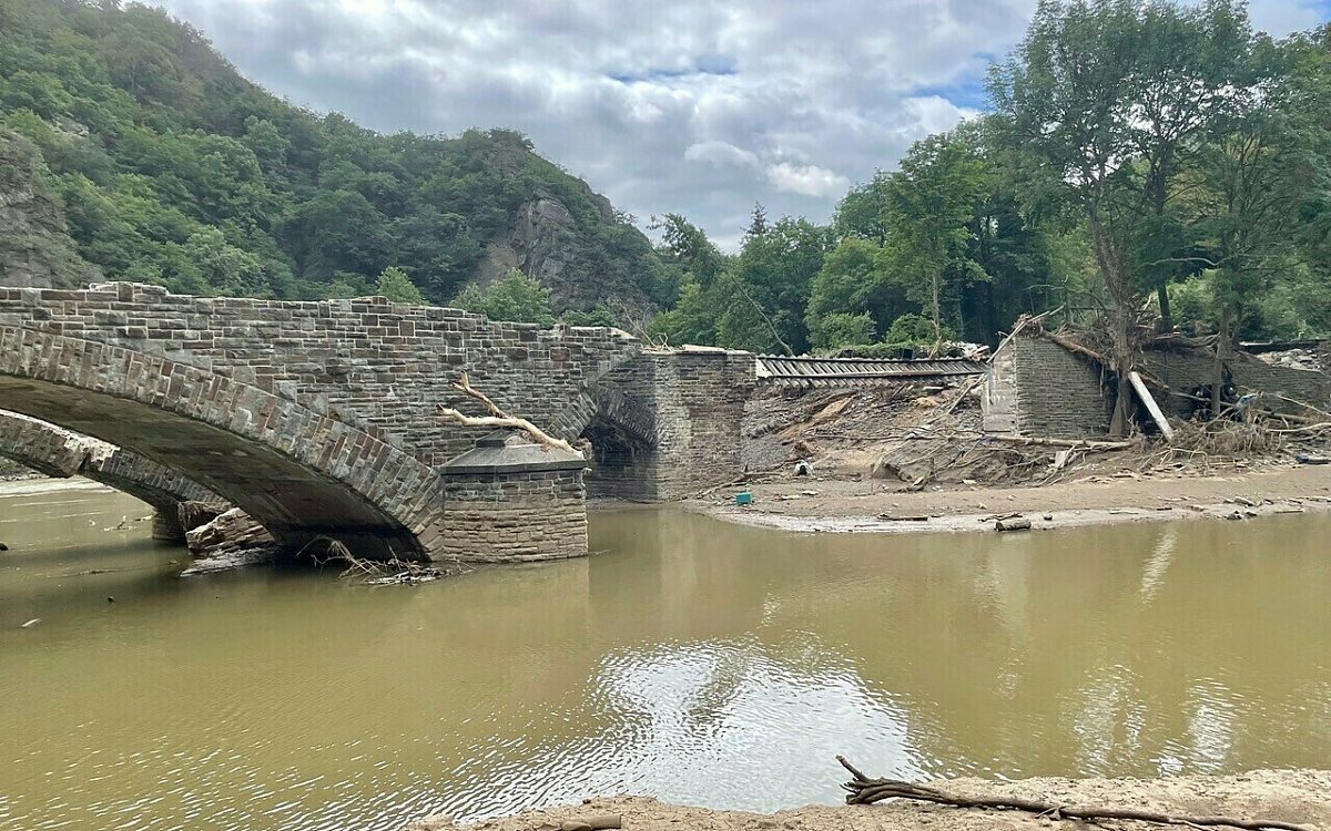 Die Feuerwehr Volkach im Katastrophengebiet 10 Die Feuerwehr Volkach im Katastrophengebiet 10