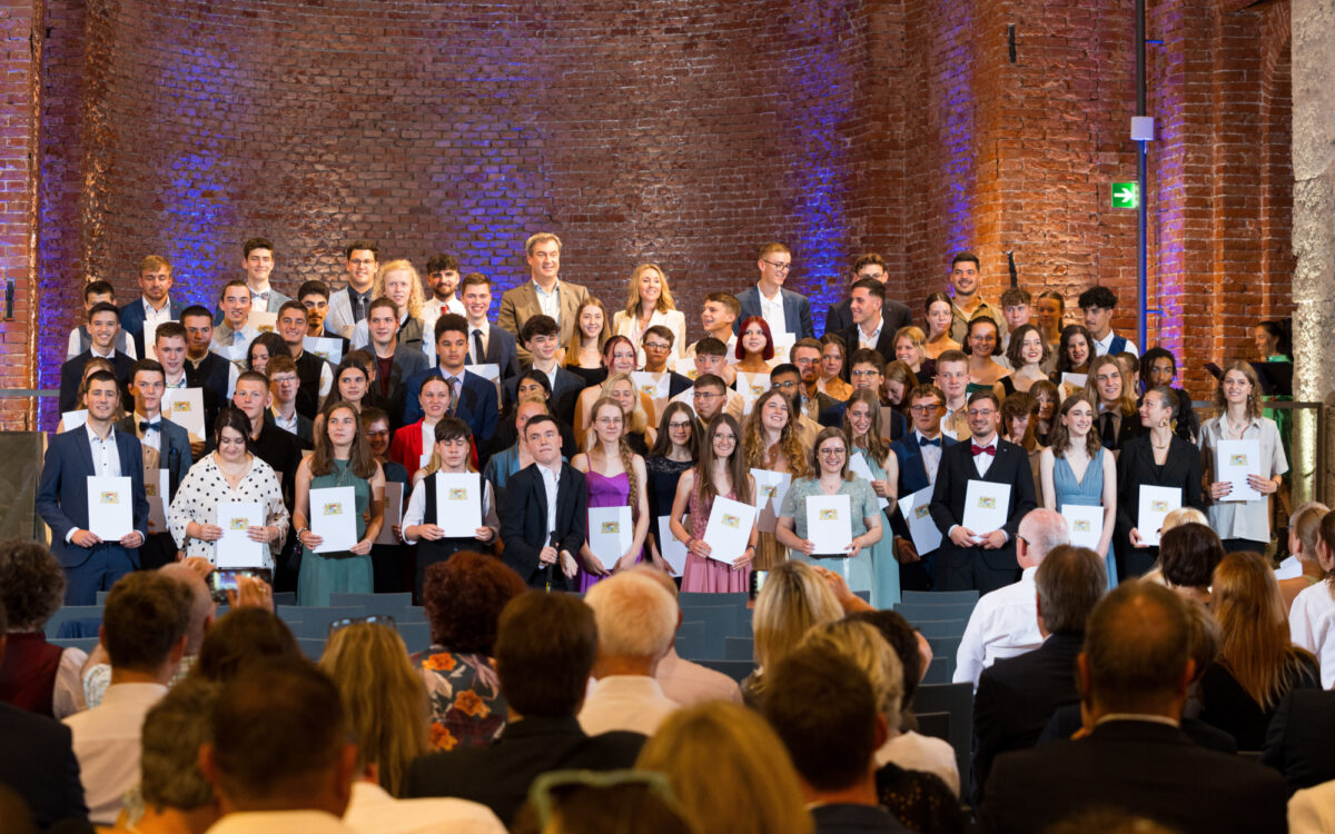 Ehrung Schulabsolventen 2024 Bayern Ehrung Schulabsolventen 2024 Bayern