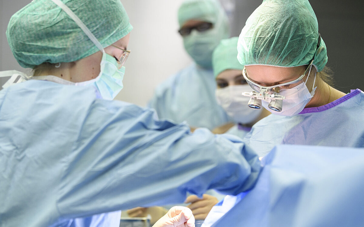 Eine Augenoperation im Würzburger Uniklinikum Eine Augenoperation im Würzburger Uniklinikum