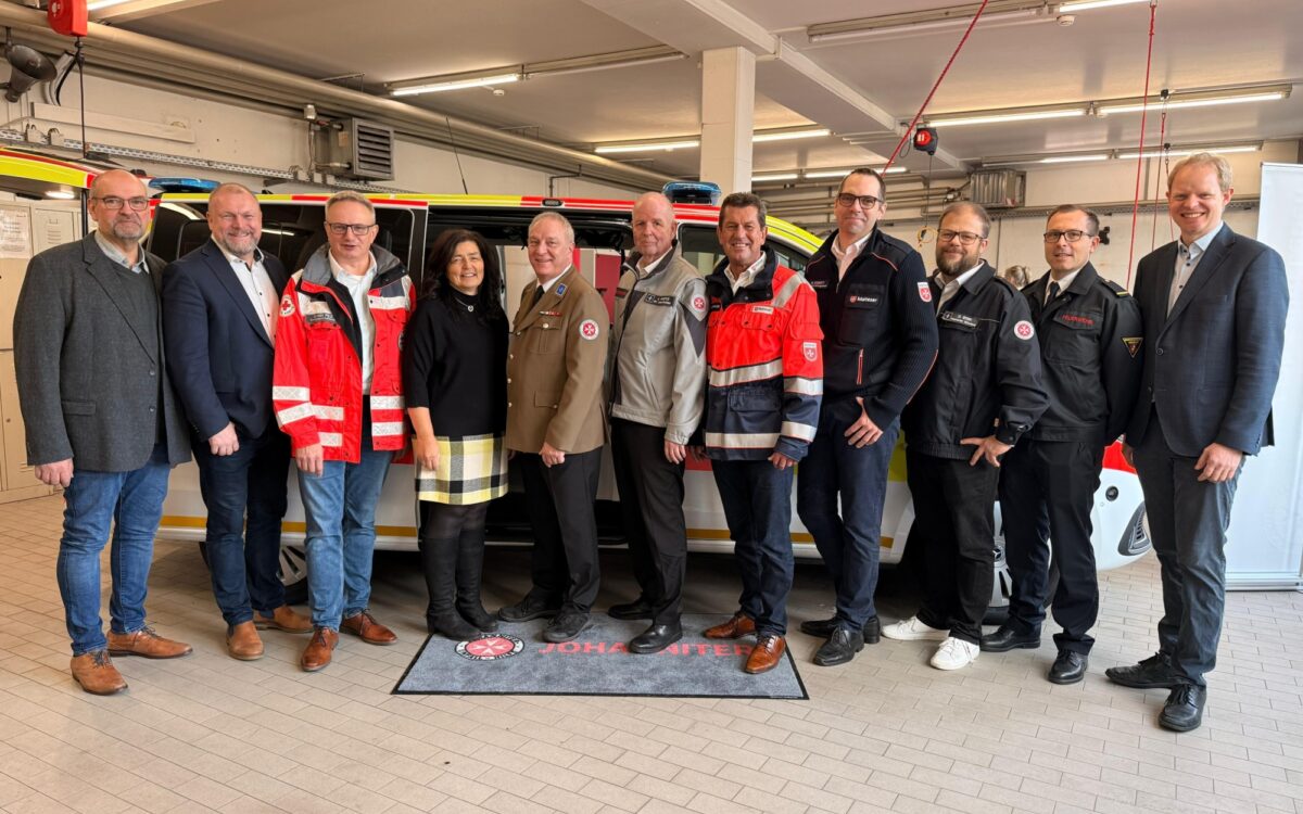 Einweihung des neuen Rettungseinsatzfahrzeugs by Johanniter Unfall Hilfe e V