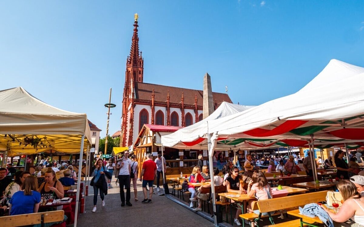 Eroeffnung Weindorf 2023 Foto Funkhaus Wuerzburg Eroeffnung Weindorf 2023 Foto Funkhaus Wuerzburg