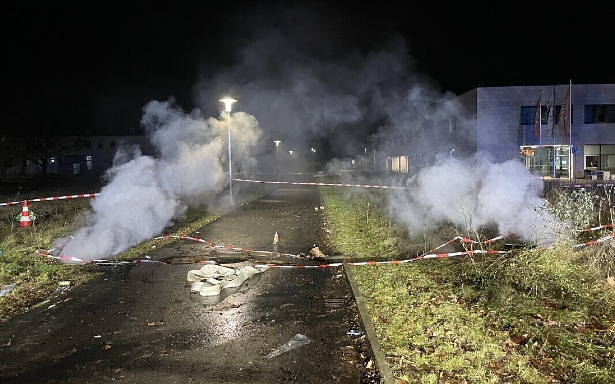 Feuer an Drainagesystem Foto Stadtbrandinspektor Florian Koerblein Feuer an Drainagesystem Foto Stadtbrandinspektor Florian Koerblein