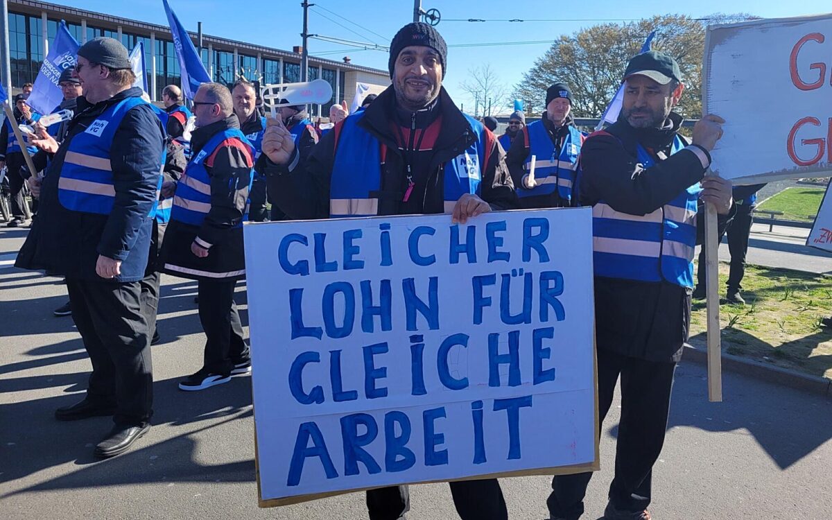Gleicher Lohn für gleiche Arbeit Streik Busfahrer Gleicher Lohn für gleiche Arbeit Streik Busfahrer