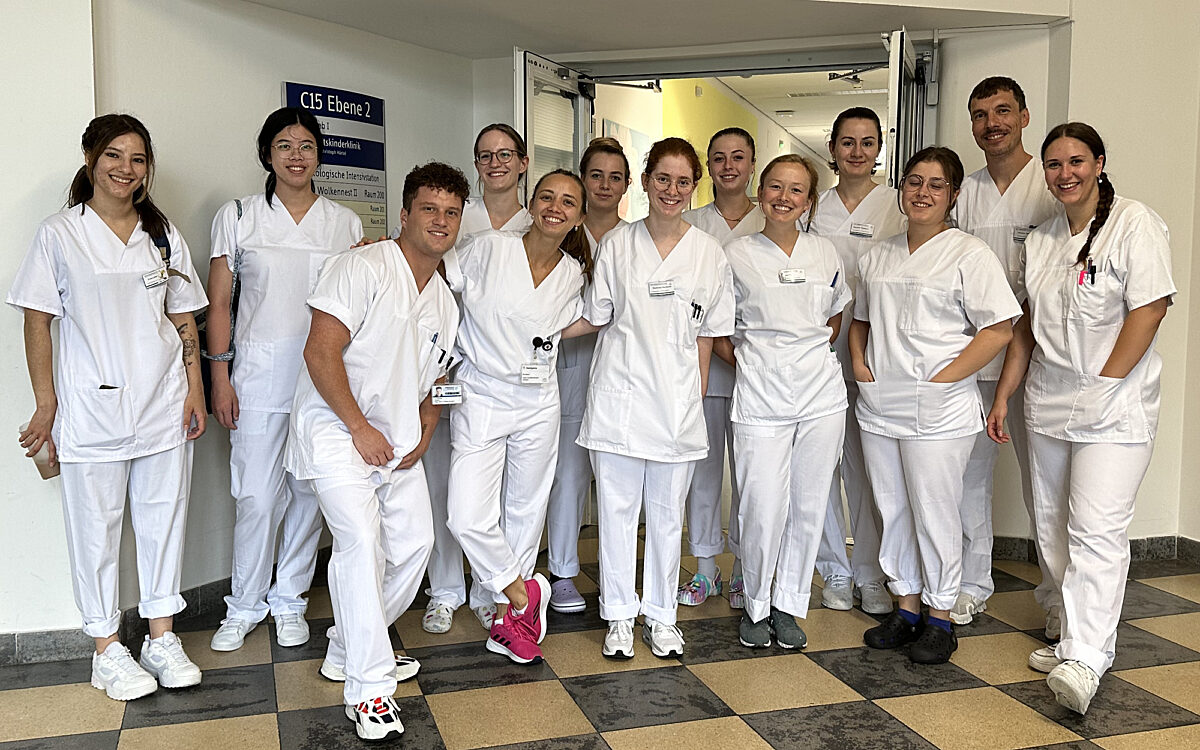 Gruppenbild Azubis am UKW Gruppenbild Azubis am UKW