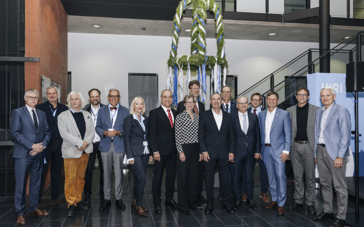 HIRI Richtfest Gruppe c HIRI Mario Schmitt HIRI Richtfest Gruppe c HIRI Mario Schmitt