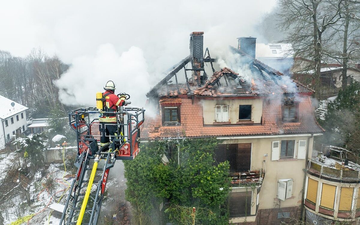 Haus in Burgsinn brennt 2 Haus in Burgsinn brennt 2