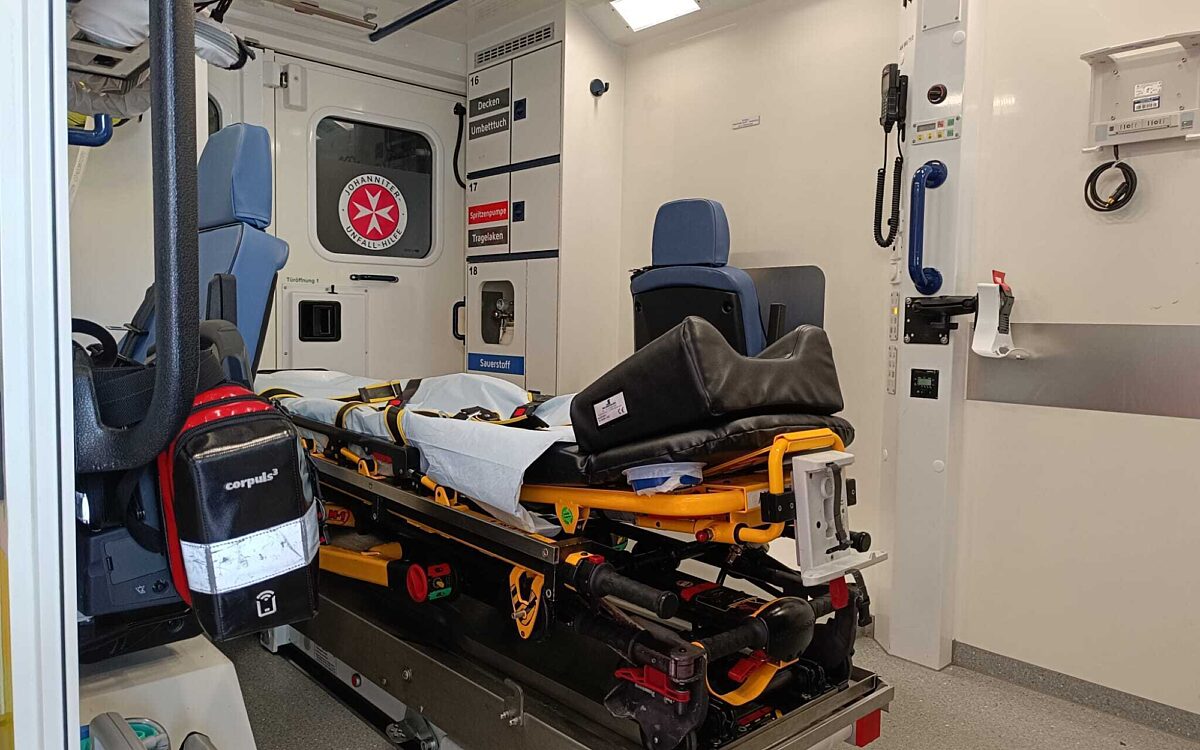 Symbolbild Rettungswagen von innen Symbolbild Rettungswagen von innen