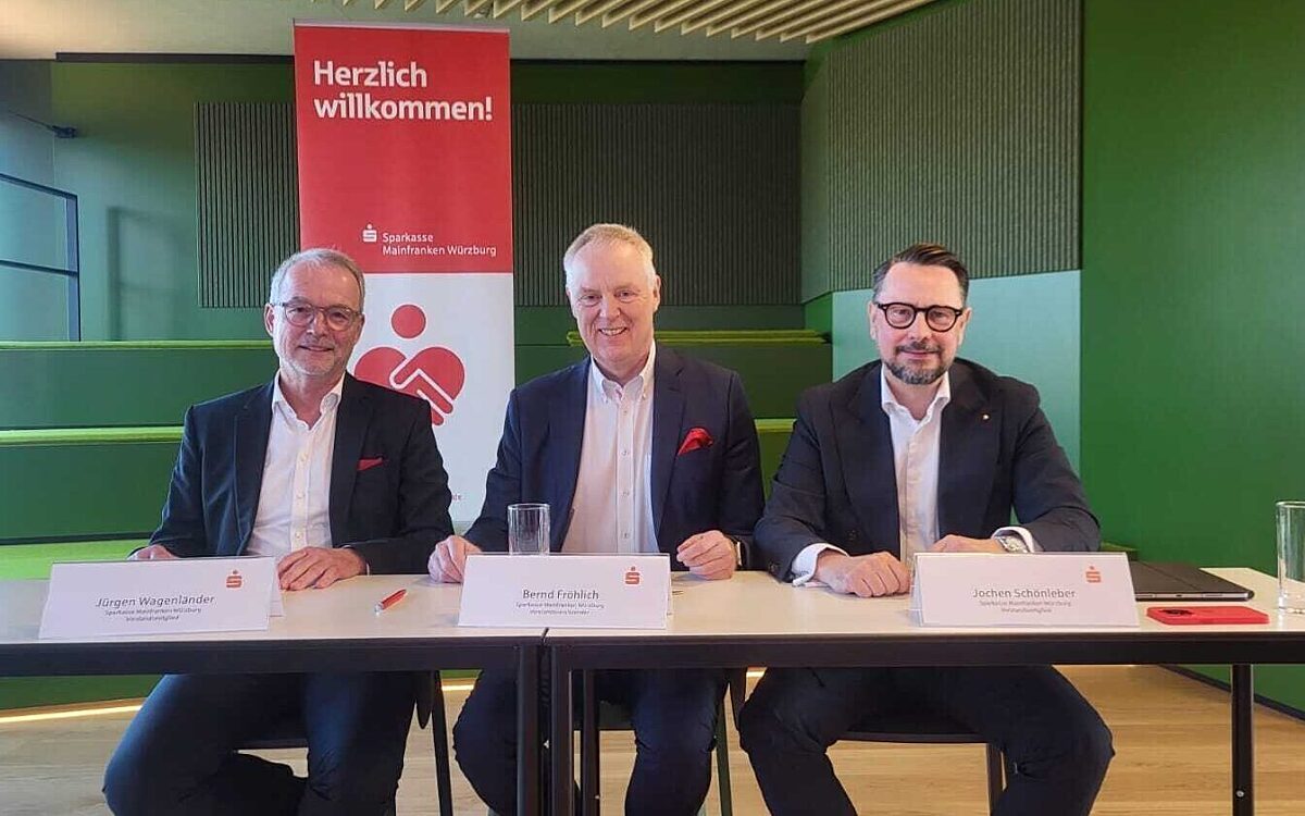 Jahrespressekonferenz der Sparkasse mit Juergen Wagenlaender Bernd Froehlich und Jochen Schoenleber Jahrespressekonferenz der Sparkasse mit Juergen Wagenlaender Bernd Froehlich und Jochen Schoenleber