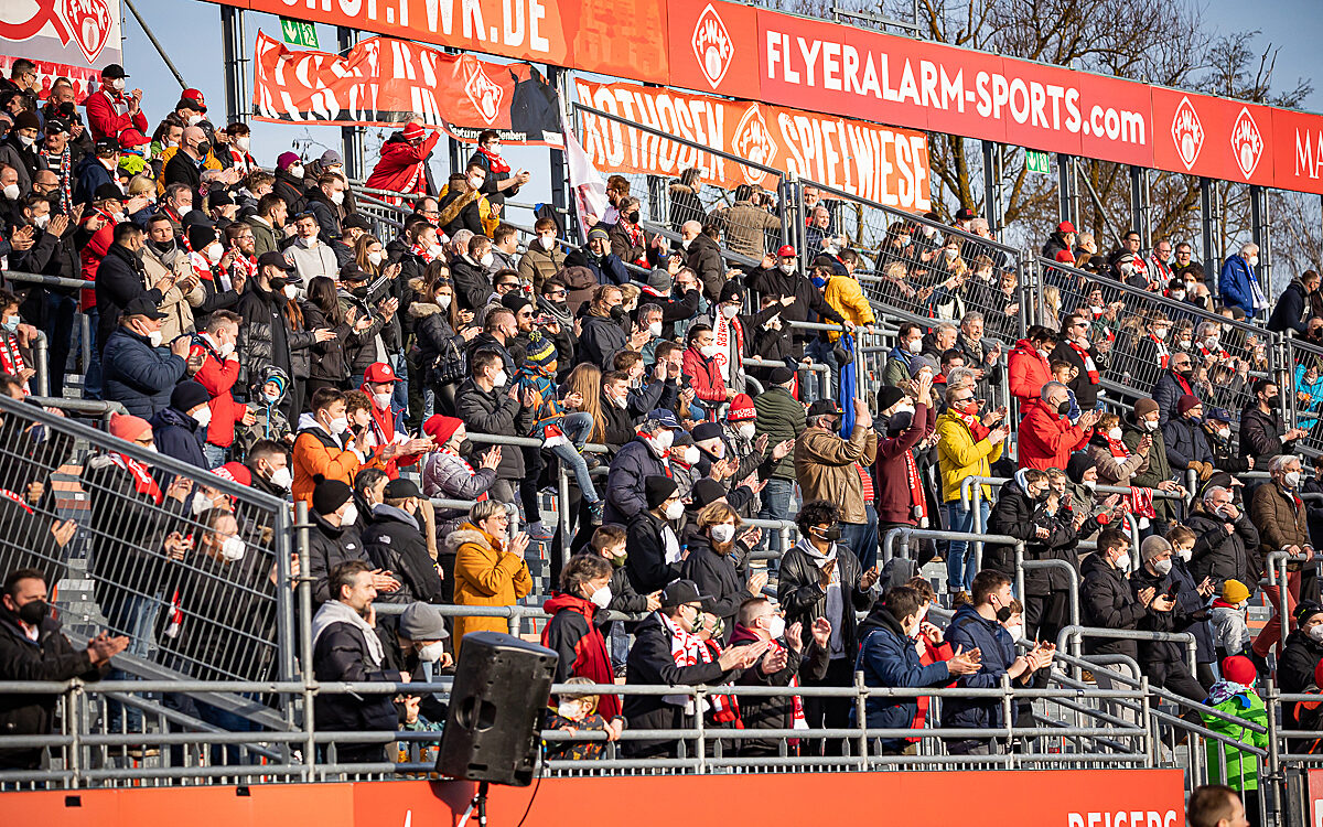 Kickers Fans Flyeralarm Arena Winter Corona Maske Kickers Fans Flyeralarm Arena Winter Corona Maske