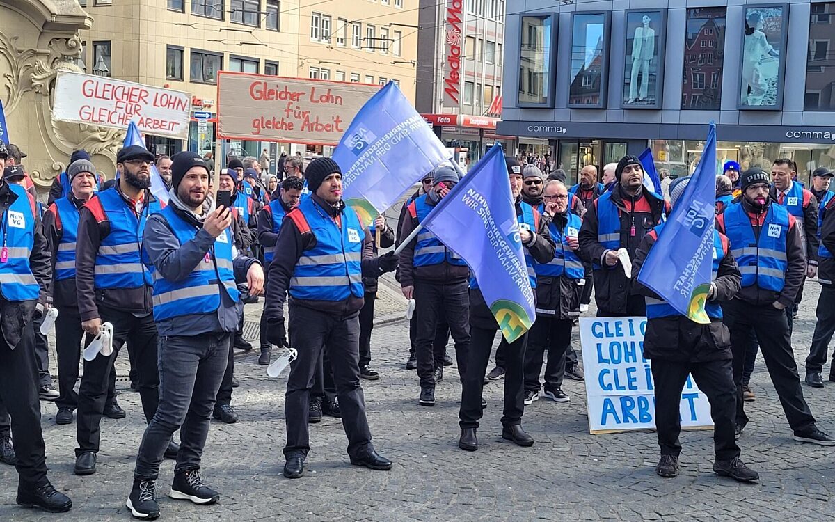 Kundgebung Streik Vierröhrenbrunnen Busfahrer Kundgebung Streik Vierröhrenbrunnen Busfahrer