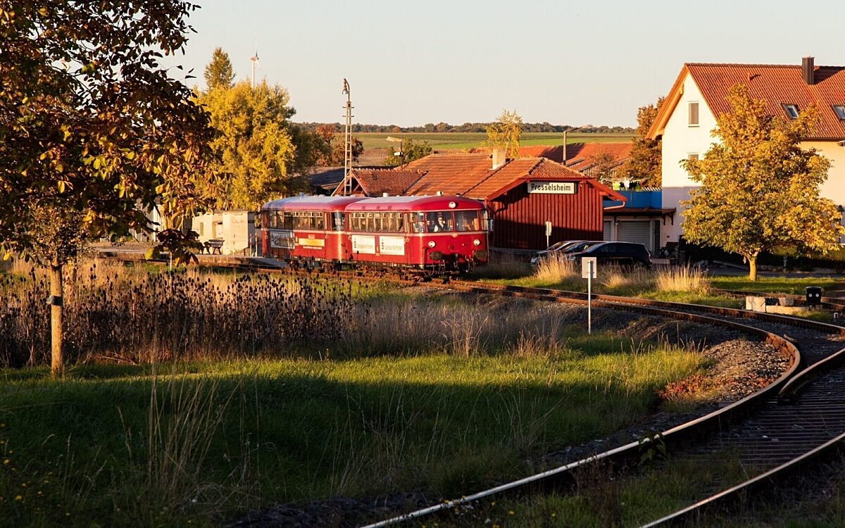 Mainschleifenbahn bei Prosselsheim by Oliver Bayer Mainschleifenbahn bei Prosselsheim by Oliver Bayer