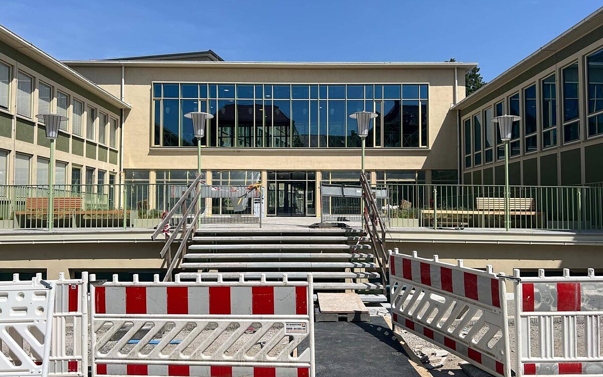 Mozartareal Bauzaun weg Foto: Funkhaus Würzburg Mozartareal Bauzaun weg Foto: Funkhaus Würzburg