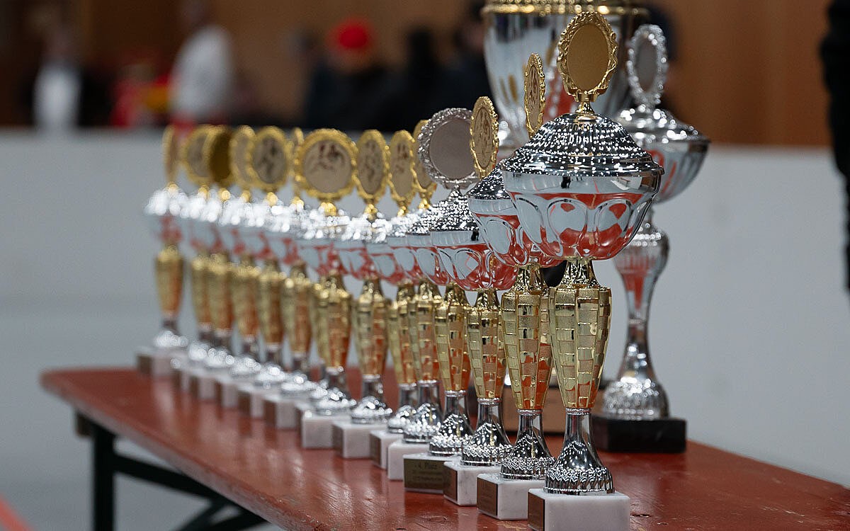 Pokale U15 interantionales Hallenturnier Wuerzburger Kickers Pokale U15 interantionales Hallenturnier Wuerzburger Kickers