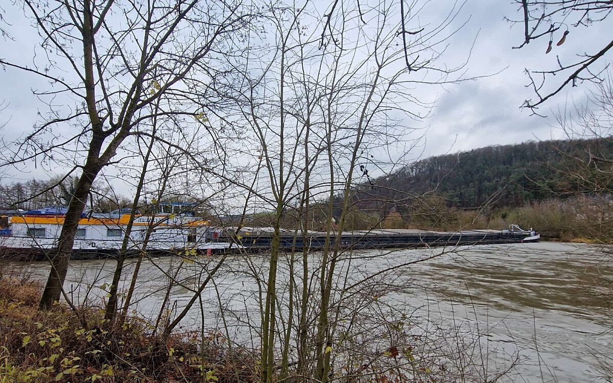 Schiff Havarie Karlstadt Main Dezember 2024 Schiff Havarie Karlstadt Main Dezember 2024