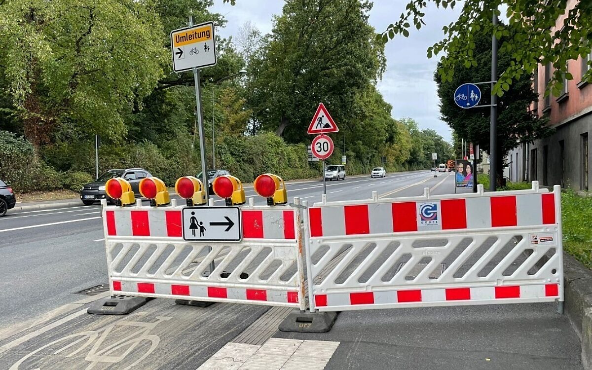 Sperrung Roentgenring wegen Wasserrohrbruch Foto Funkhaus Wuerzburg Sperrung Roentgenring wegen Wasserrohrbruch Foto Funkhaus Wuerzburg