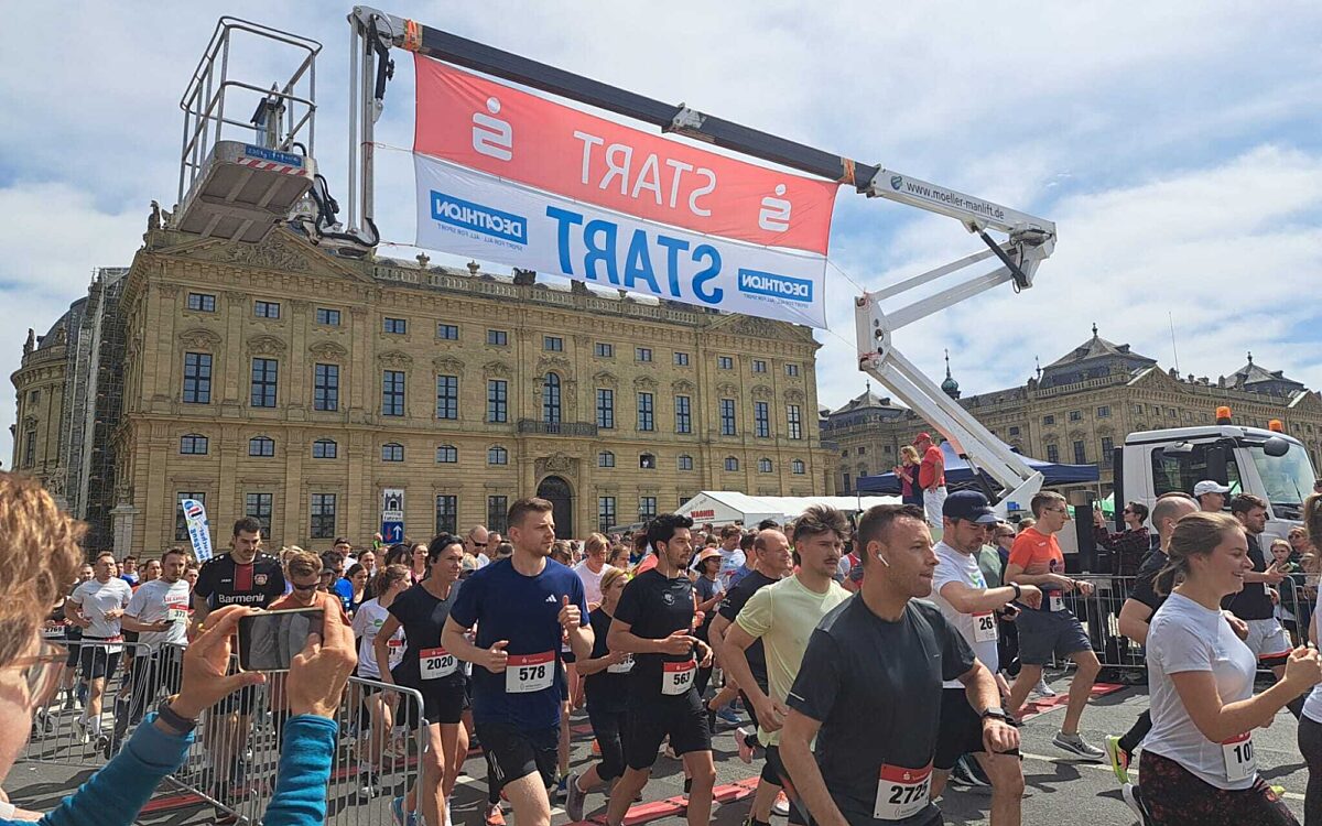 Start des Hauptlaufs des 34 Residenzlaufes 1 Start des Hauptlaufs des 34 Residenzlaufes 1