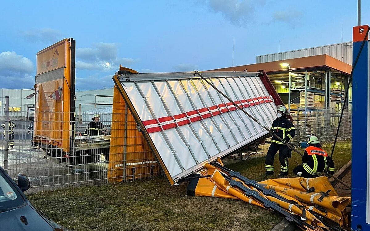 Sturmtief Ylenia sorgt für mehrere Einsätze der Volkacher Feuerwehr Sturmtief Ylenia sorgt für mehrere Einsätze der Volkacher Feuerwehr