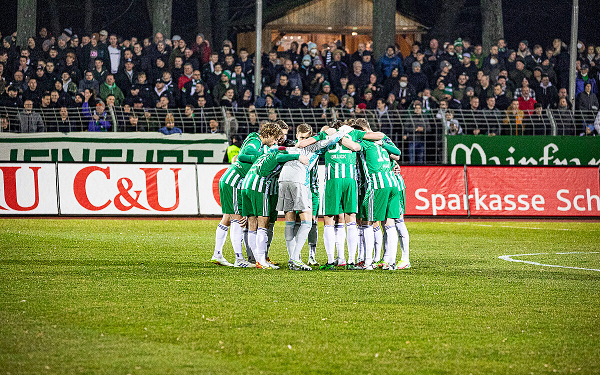 Team 1 FC Schweinfurt 05 Kreis vor dem Spiel 2021 22