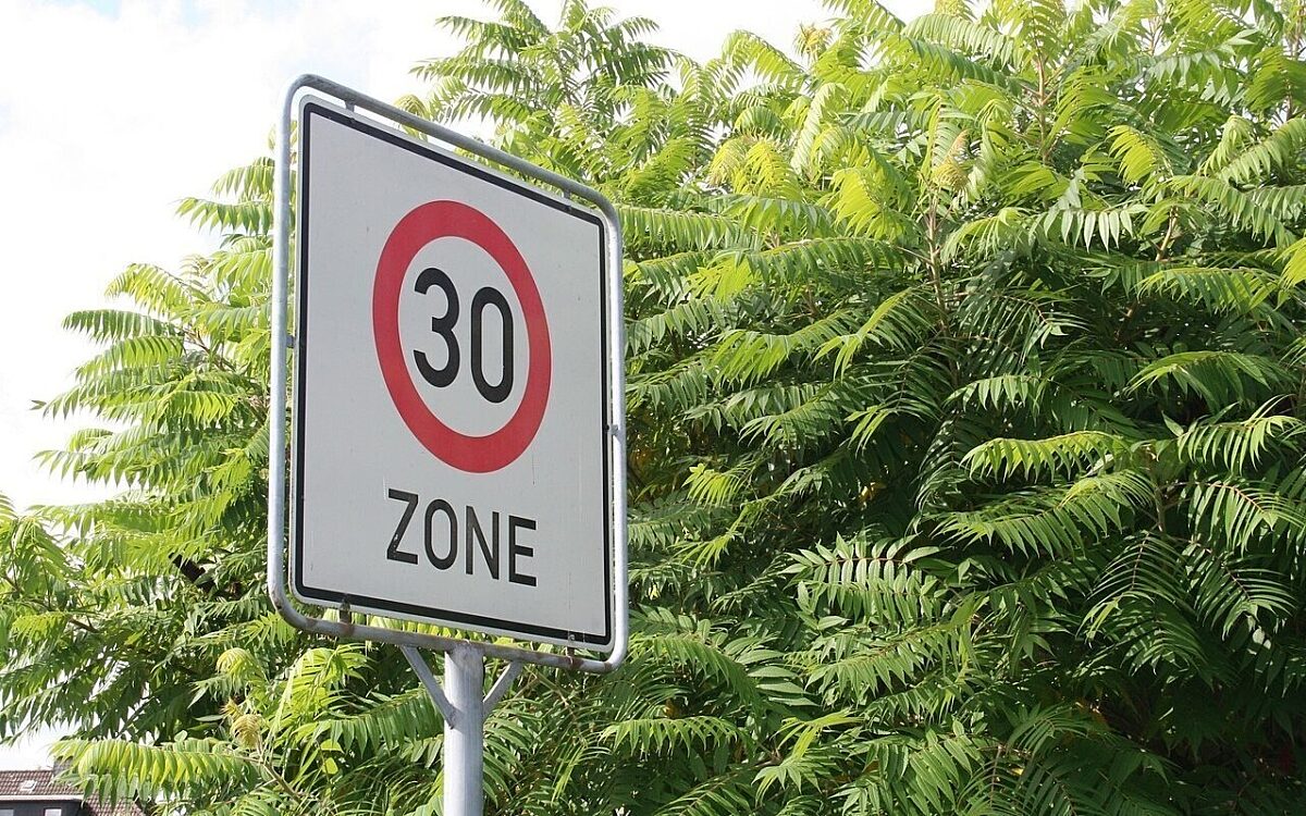 Tempo 30 Schild Tempo 30 Schild