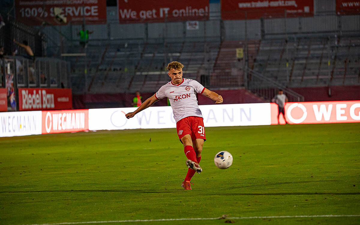 Tim Littmann Spieler Wuerzburger Kickers 2 Tim Littmann Spieler Wuerzburger Kickers 2