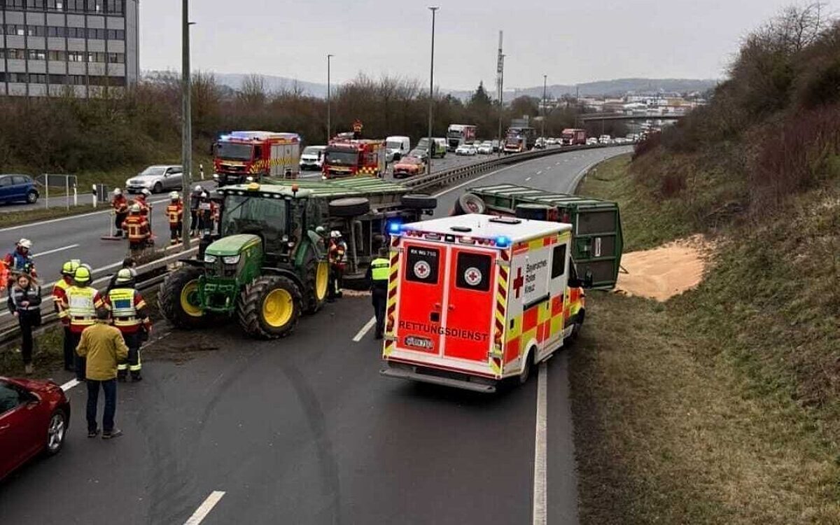 Traktor B8 überschlagen Traktor B8 überschlagen