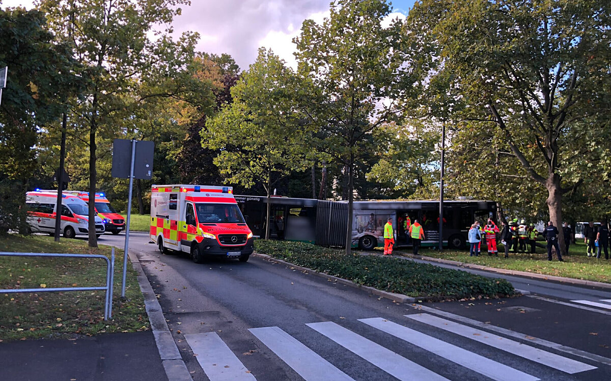 Unfall Bus Berliner Ring 1 bearbeitet Unfall Bus Berliner Ring 1 bearbeitet